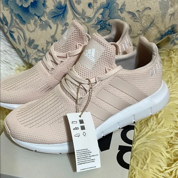 Adidas Swift Run 1.0 Shoes Womens Size 8 NWT - Picture 5 of 11